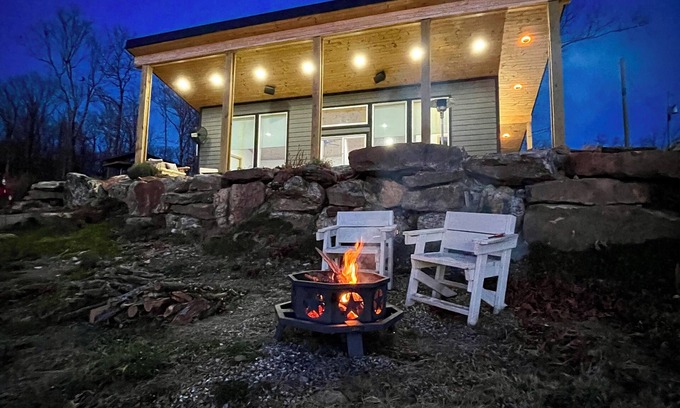 Chester Cabin | Beautiful modern cabin on top of the mountain with stunning sunset views.