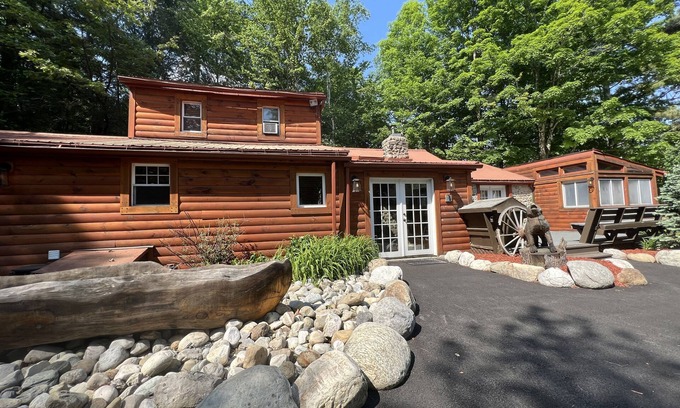 Lake George House | Beautiful Mountainside Log Home