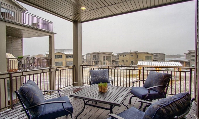 Huntsville House | Beautiful New Home. Mountain Views. Personal Hot Tub. EW24