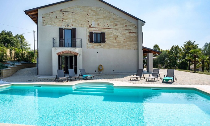 Ponzano Monferrato House | Beautiful private villa for 14 people with private pool, A/C, WIFI, TV and terrace