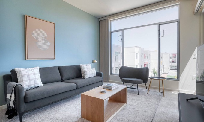 Evergreen Park Apartment | Beautiful Palo Alto 2BR w/Pool & Parking, nr Dining, by Blueground