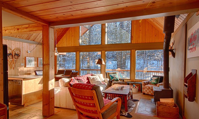 East Kootenay Ski Chalet | Beautiful Panorama 4 Bedroom Chalet excellent ski access