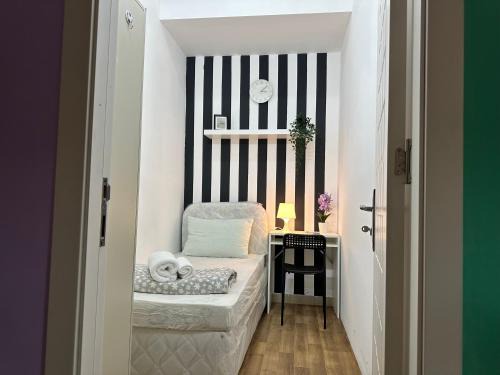 Barsha Heights House | Beautiful Partition Strip Room in Barsha Heights