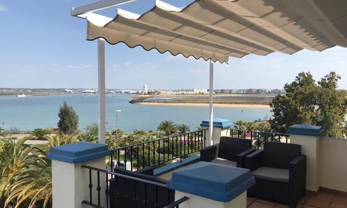 Punta del Moral Apartment | Beautiful penthouse with ocean and marina views
