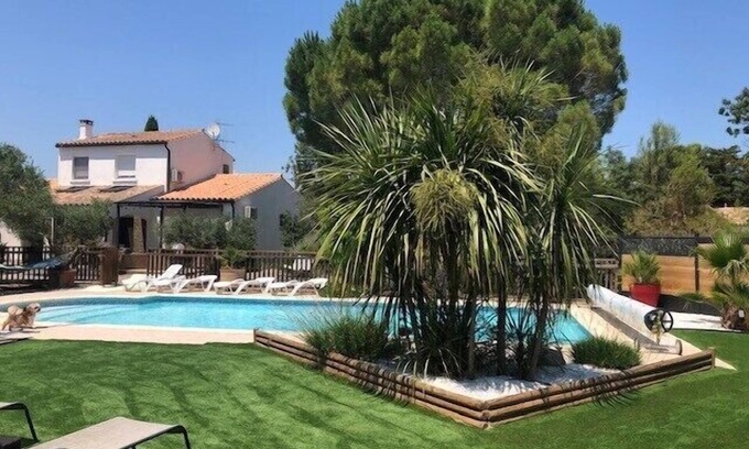 Villemoustaussou Villa | BEAUTIFUL POOL LARGE GARDEN IN PEACE NEAR CITY CARCASSONNE