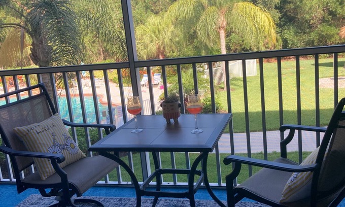 Naples Condo | Beautiful Pool View Condo