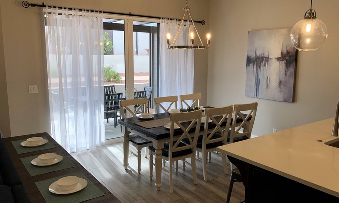 Ivins House | Beautiful Poolside Townhome at Ocotillo Springs in Santa Clara