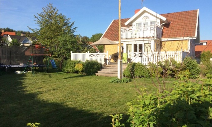 Vastra Frolunda House | Beautiful private home not far from the center of Gothenburg