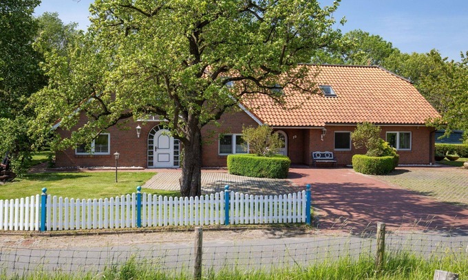 Butjadingen House | Beautiful private villa for 20 guests with WIFI, TV, terrace and pets allowed