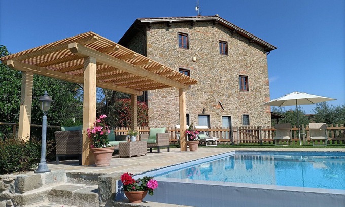 Montegonzi Villa | Beautiful private villa for 10 people with private pool, WIFI, A/C, TV, veranda and panoramic view