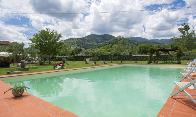 Cascine-La Croce Villa | Beautiful private villa for 14 people with WIFI, private pool, A/C, TV, patio and pets allowed