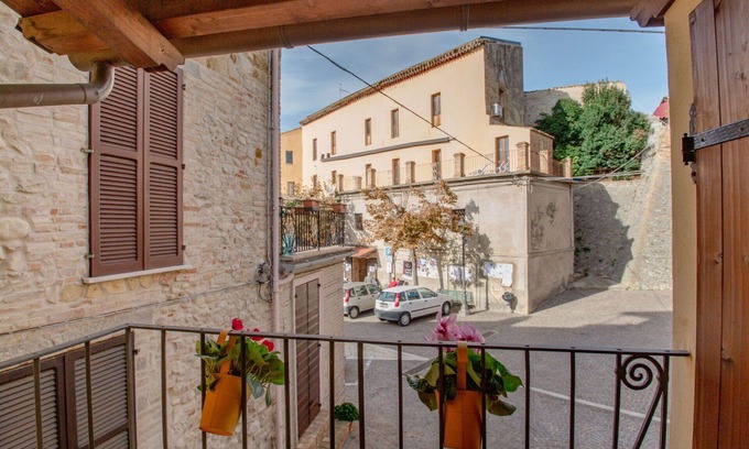 Notaresco House | Beautiful private villa for 4 people with balcony and pets allowed