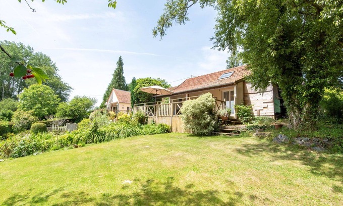 Carentan House | Beautiful private villa for 4 people with WIFI, TV, terrace, pets allowed and parking