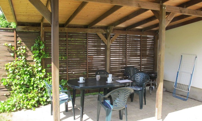 Neu Poserin House | Beautiful private villa for 6 guests with TV, terrace, pets allowed and parking