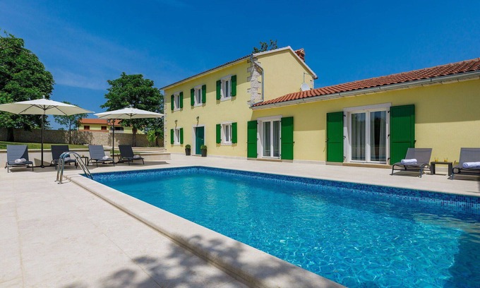 Kringa House | Beautiful private villa for 8 people with WIFI, A/C, private pool, TV, terrace and parking