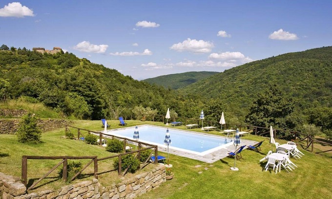Pieve di Chio Villa | Beautiful private villa for 10 people with private pool, WIFI and TV, close to Cortona