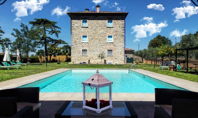 Cortona Villa | Beautiful private villa for 20 people with WIFI, A/C, private pool, TV, veranda and pets allowed