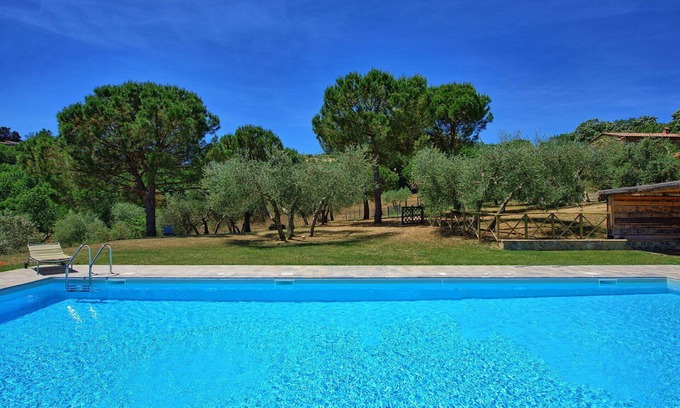 Le Piazze Villa | Beautiful private villa for 6 guests with WIFI, pool, A/C and panoramic view
