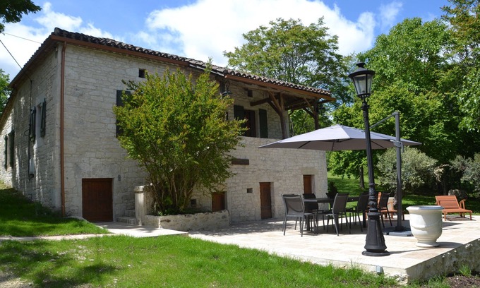 Sainte-Croix House | Beautiful Quercy house with swimming pool and large garden, 5mn from Montcuq
