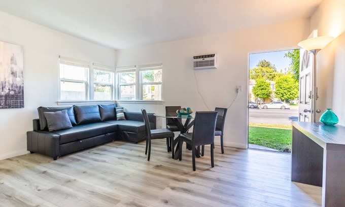 Valley Village Apartment | Beautiful&Renovated, Charming Garden Apartment in Valley Village