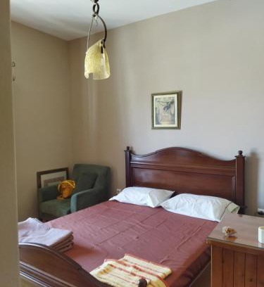 Irakleio House | Beautiful room in Neo Iraklio only women
