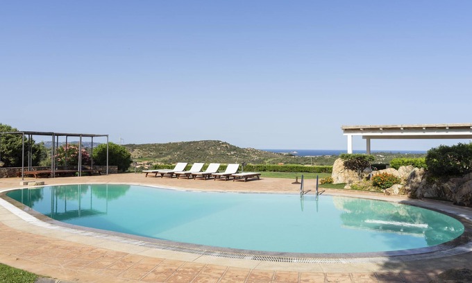 San Teodoro Apartment | Beautiful SeaView Apartment, 5 min from the beach, Pool, Free Wifi, Garden, Bbq