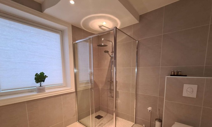 Stavanger House | ★ Beautiful, Spacious And Modern, 2-Bedroom, Near Center + Free Parking