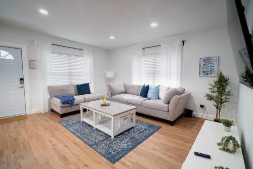 Old Seminole Heights House | Beautiful Spacious Stylish Near Busch Gardens