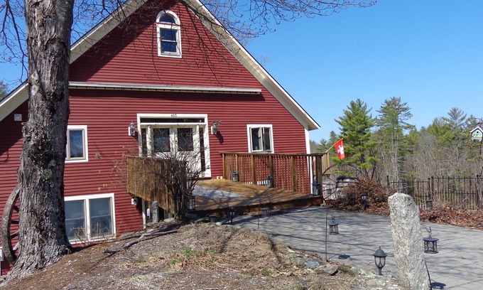 Newport House | Beautiful spot for family reunion or wedding guests