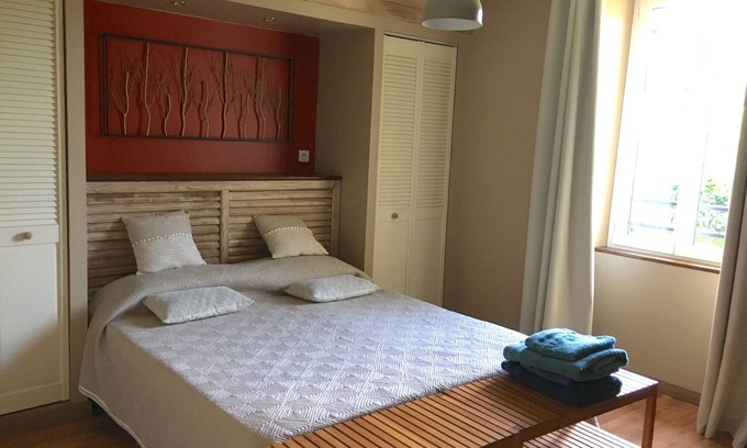 Pondaurat Bed & Breakfast | Beautiful stone house with swimming pool in a protected nature setting