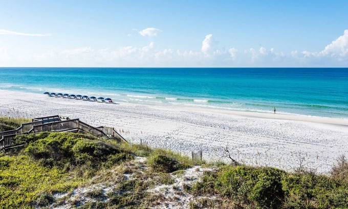 Santa Rosa Beach House | Beautiful Townhome Directly on the Beach in Santa Rosa Beach, FL - Sea Haunts