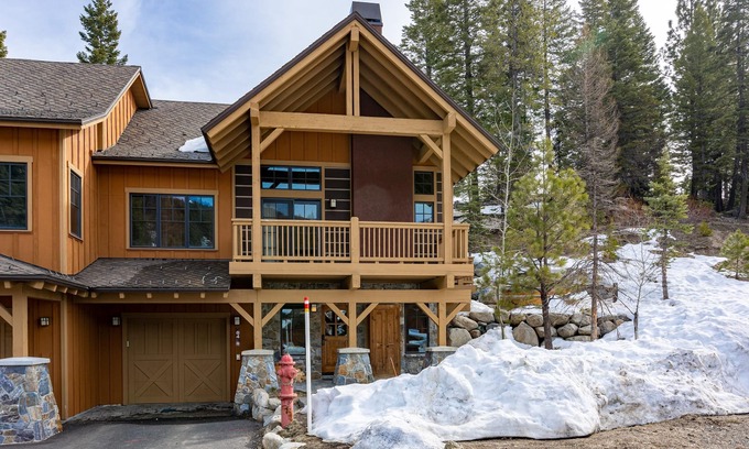 Tamarack Resort House | Beautiful Townhome|Private Hot Tub, Ski-In/Ski-Out