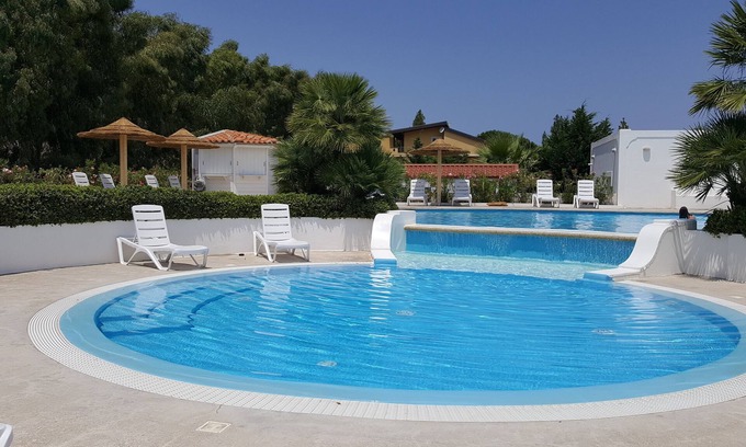 San Giorgio House | Beautiful two-room villa, right on the sea, swimming in the pool, culture and relaxation.