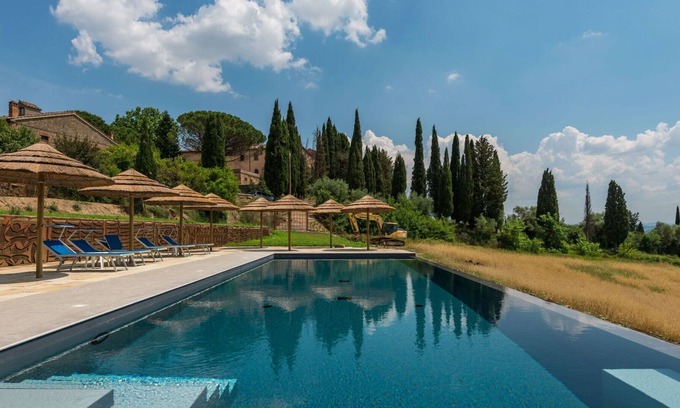 Civitella Paganico House | Beautiful villa with internet, pool, TV, patio, pets allowed, panoramic view and parking