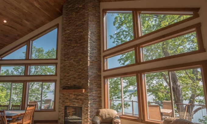 Newport House | Beautiful Villa, Fire Pit, Near The Smokys!