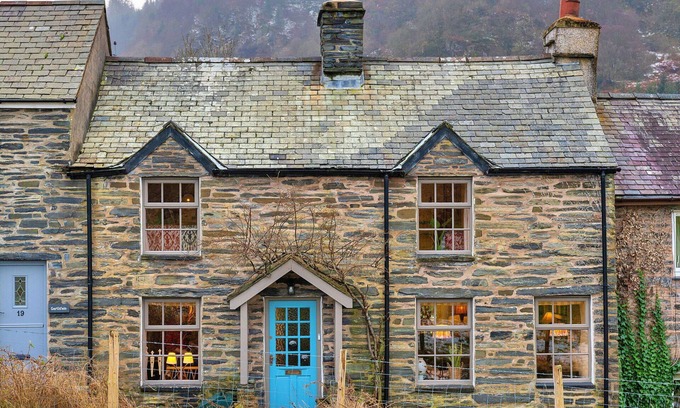 Dolwyddelan House | Beautiful villa for 6 people with WIFI and pets allowed