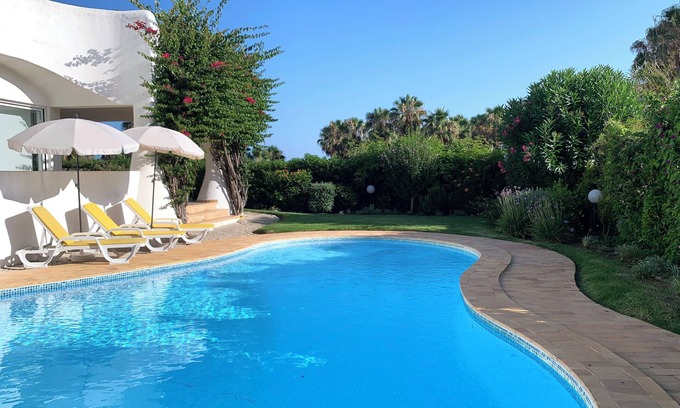 Albufeira Villa | Beautiful villa, private pool, sea view, 5min from beach, AC, super fast Wifi