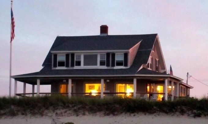 Sagamore Beach House | Beautiful Waterfront Beach House on Picturesque Cape Cod Bay