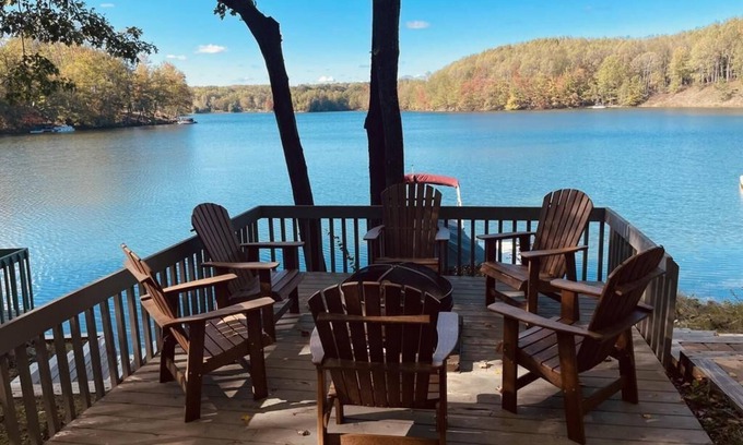 Canadian Lakes House | Beautiful Waterfront Property with year round fun