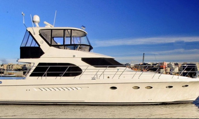 Marco Island Boat Rental | Beautiful yacht living on the water, close to beach and bars & restaurants !