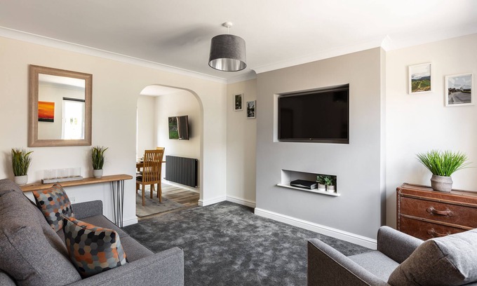 Kendal House | Beautifully furnished home in a peaceful area.
