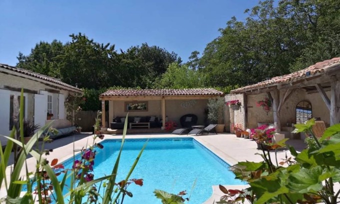 Expiremont House | Beautifully restored Charentaise house with private pool and stunning views