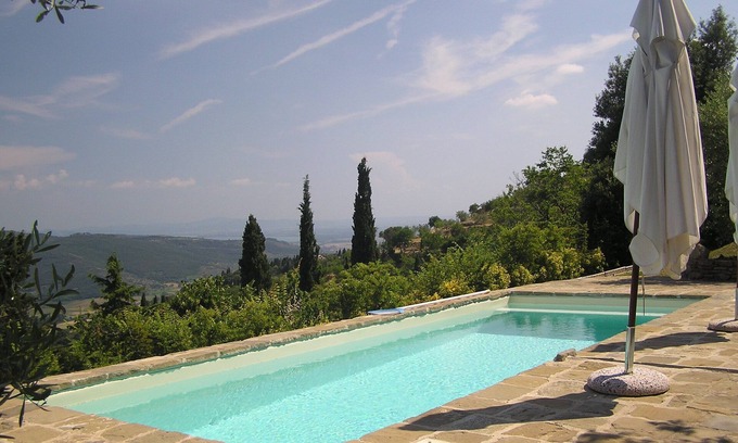 Cortona House | Beautifully Restored Villa- Comfortable & Modern with Pool, Wifi & Views.