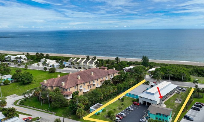 Fort Pierce Apartment | Beautifully Updated Condo on Hutchinson Island, FL Oceanfront, Sleeps 4