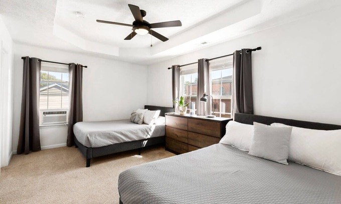 Downtown Nashville House | Beauty | Downtown Nashville Airbnb | 5 Queen Beds!