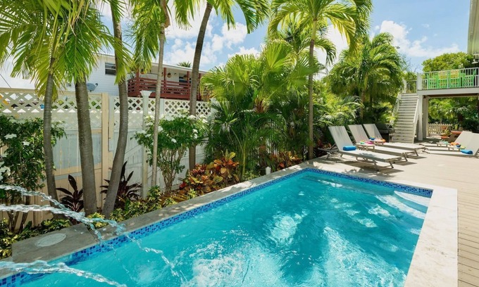Midtown House | *BEAUTY OF THE BEACH* Monthly Beach House Rental + LAST KEY SERVICES…