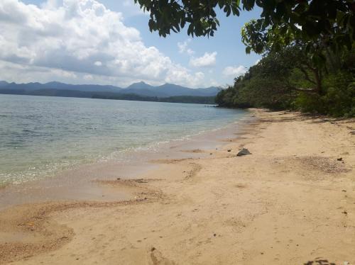 El Nido Cabin | Bebeladan ARA'S Lodging House Beachfront