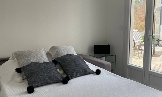 Bretigny-sur-Orge Bed & Breakfast | Bed and breakfast, 7 minutes walk RER C, 25 minutes from the center of Paris