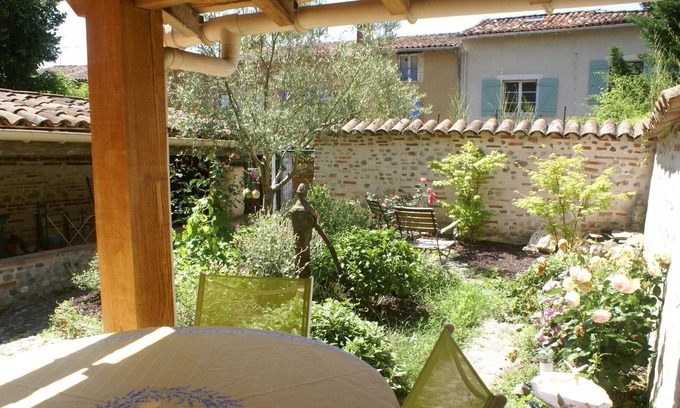Villenouvelle Bed & Breakfast | Bed & Breakfast & Gîtes
