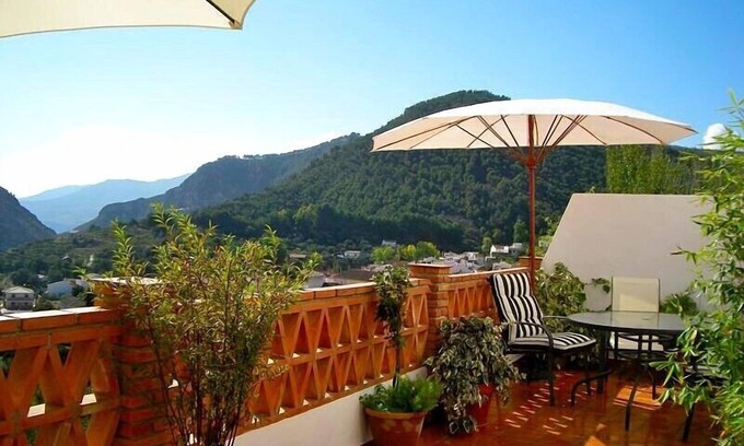 Conchar Cottage | Bed in a quiet setting overlooking the valley and Sierra Nevada Lecrin